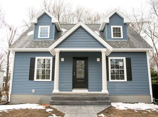 40 Burnside Ter, Springfield, MA 01118