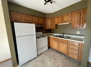 1140 Washington St APT 5E, Scotland, SD 57059