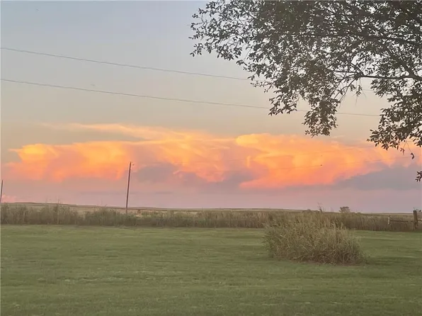 13353 N 2080th Rd, Lone Wolf, OK 73655