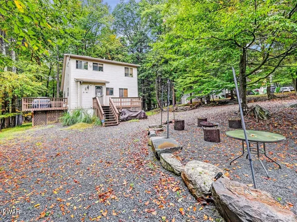 41 Wallenpaupack Dr, Lake Ariel, PA 18436