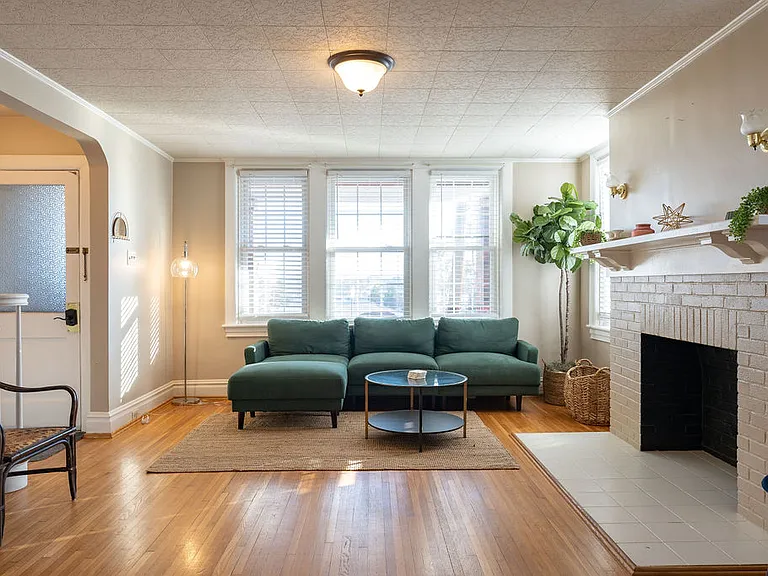 313 Frederick St — Photo 2