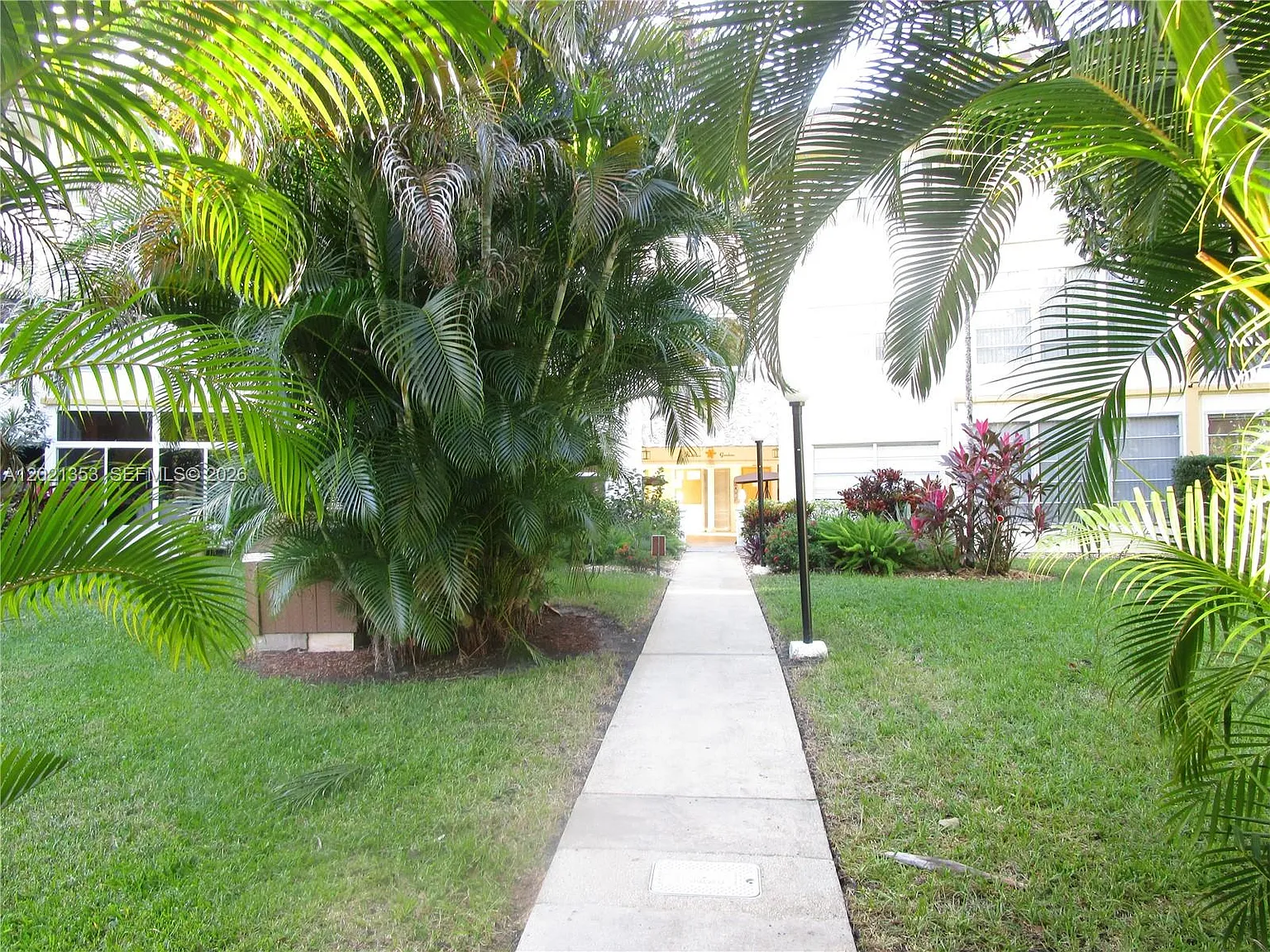Jasmin Gardens — Photo 4