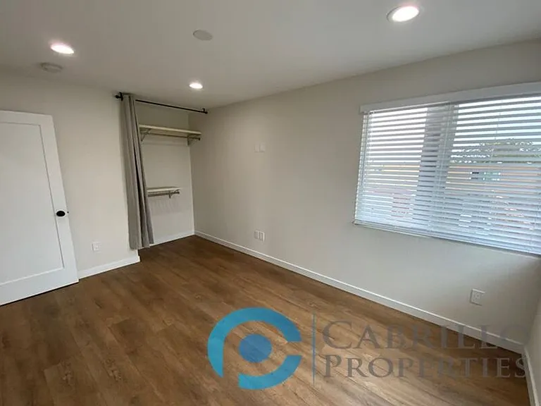 1628 Burton St — Photo 16