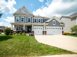 7832 Gray Eagle Dr, Zionsville, IN 46077