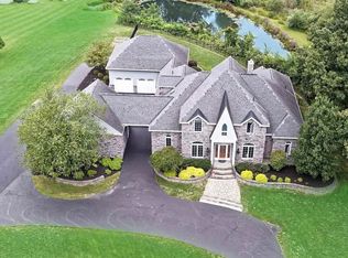 87 New Rd, East Greenbush, NY 12061