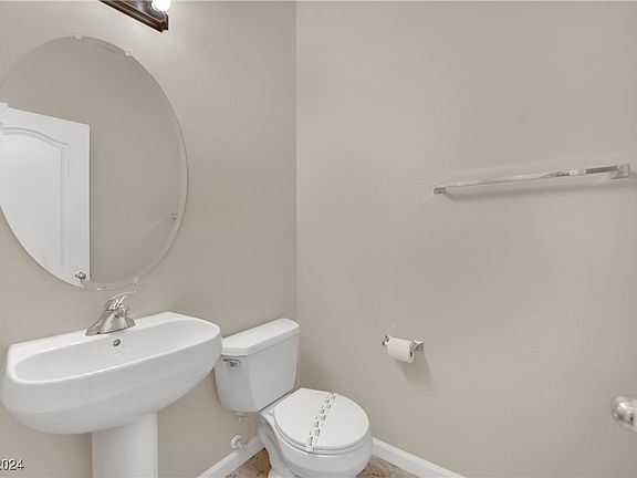 5th image of 10568 Moultrie Ave