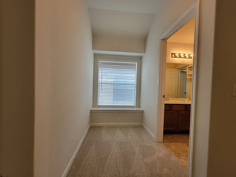 3430 Shiraz Loop — Photo 18