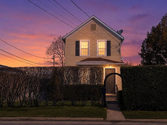 3rd image of 42 Whitney Avenue