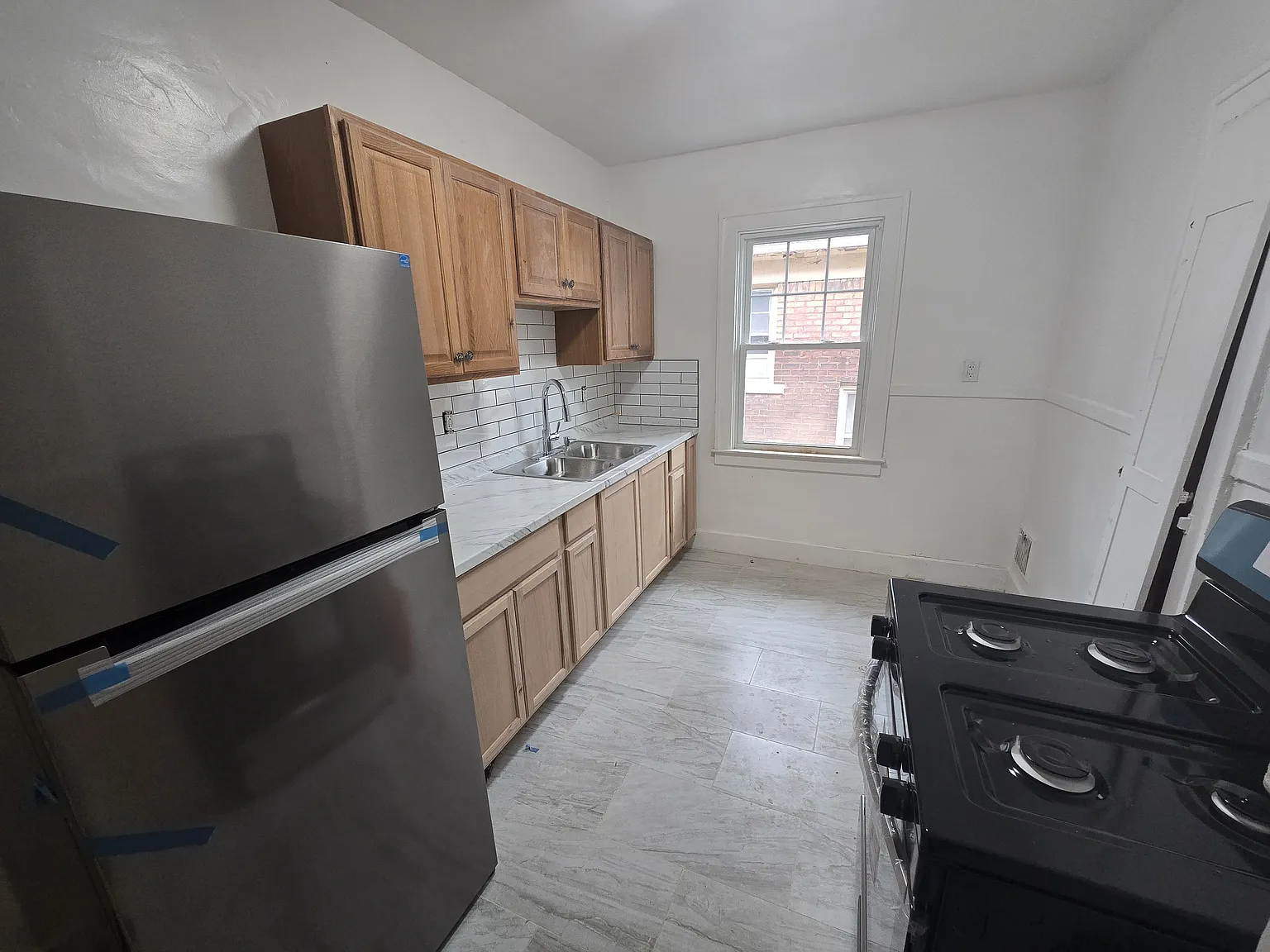 2 bed, 1000 sqft, $1,200 — Photo 4