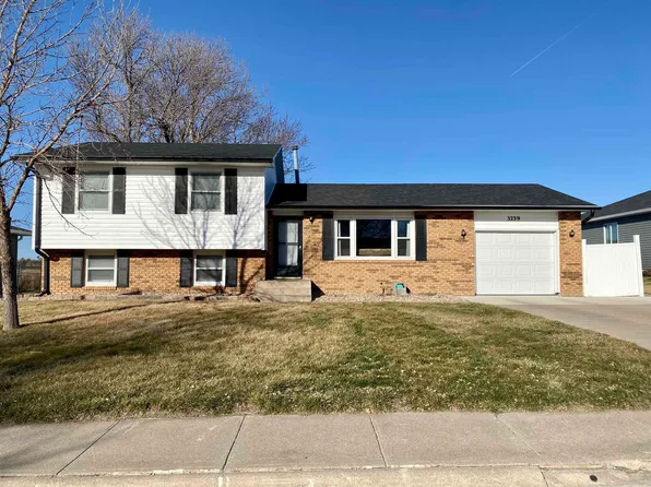 3239 Wendell Dr, Hastings, NE 68901