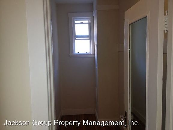 5th image of 1808 Octavia St APT 15