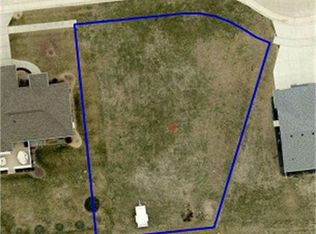 2743 Rainbow Ct, Mason City, IA 50401