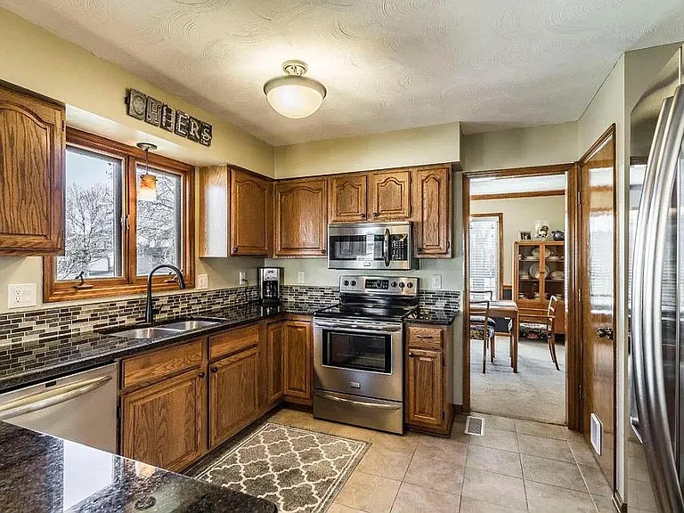 5568 Whimpstone Ct — Photo 15