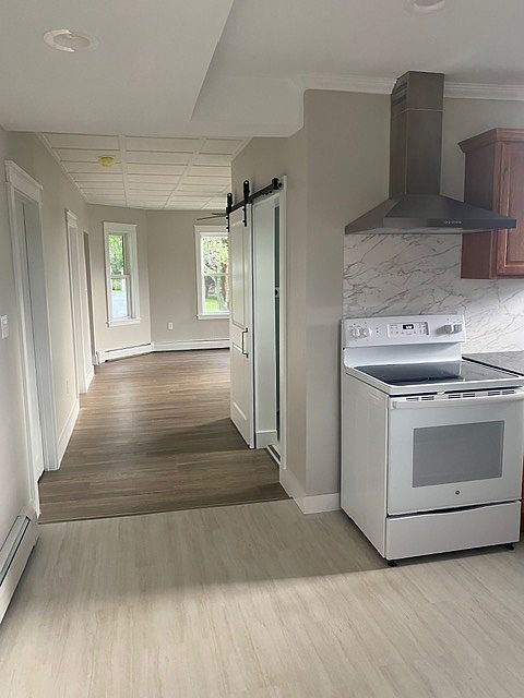 Apt 1