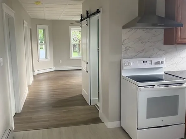 166 Hilton St, Tiverton, RI 02878