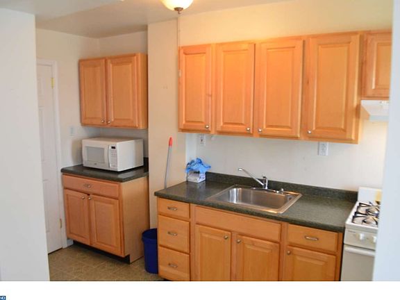 3rd image of 1016 Dover Ave