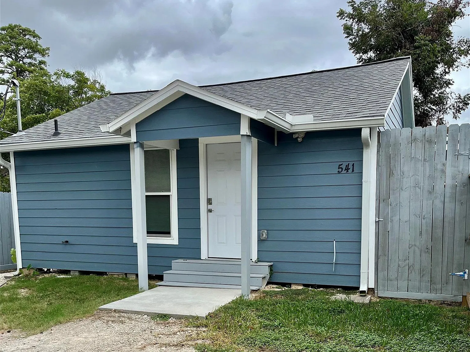 1 bed, 1.0 bath, 926 sqft, $1,200 — Photo 2