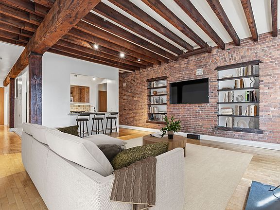5th image of 35 Bethune St APT 5B