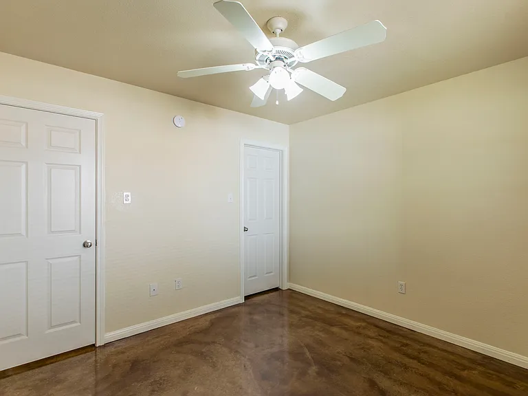 111 Meadow Park Cir #111 — Photo 5