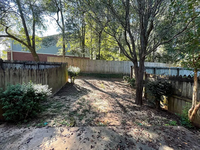 112 Foxchase Ln — Photo 14