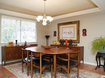 5th image of 8811 Tallwood Dr #1