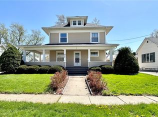 421 N 2nd Ave W, Newton, IA 50208