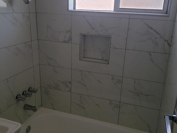 5th image of 3005 E 8th St APT 6