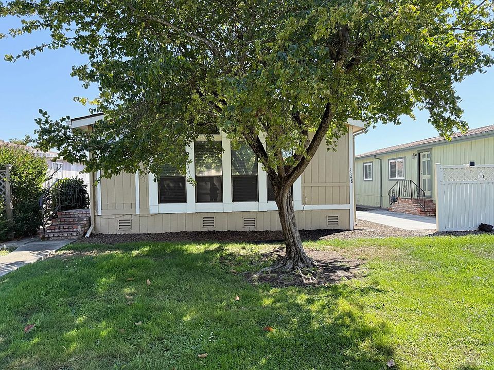 1st image of 1548 Royal Oaks Drive