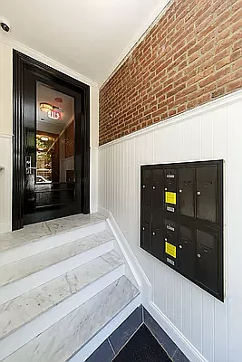 Rented by Avenues Real Estate | media 27