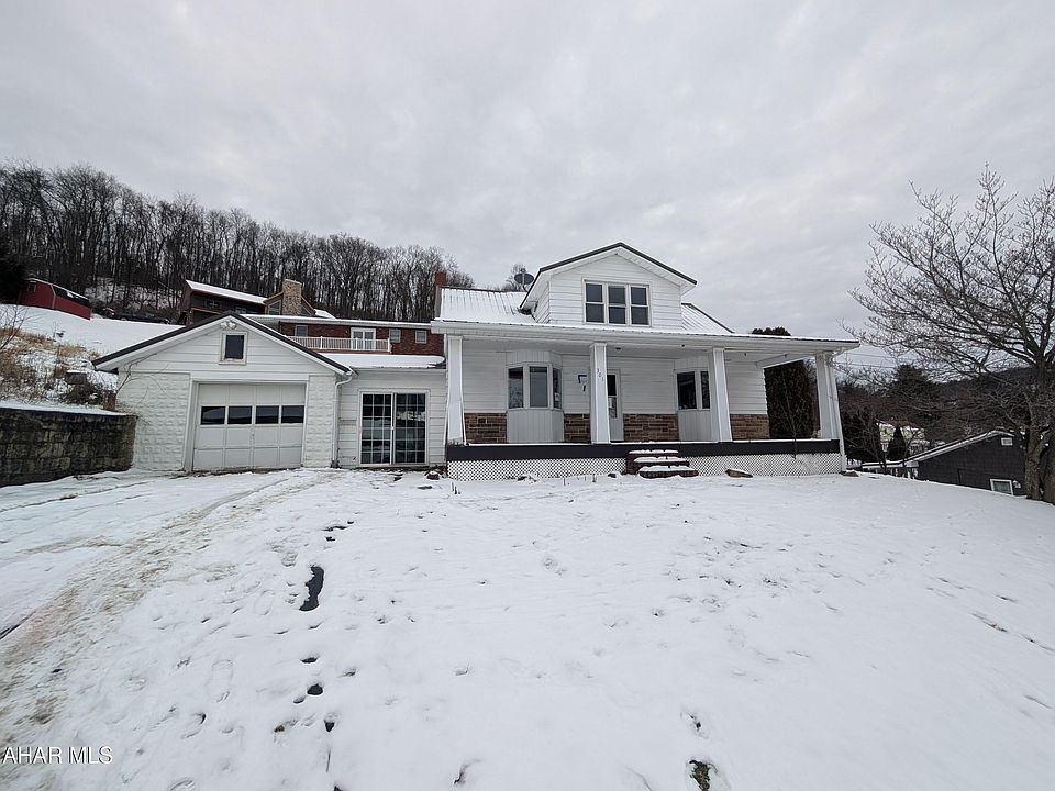 1st image of 301 Hickory St