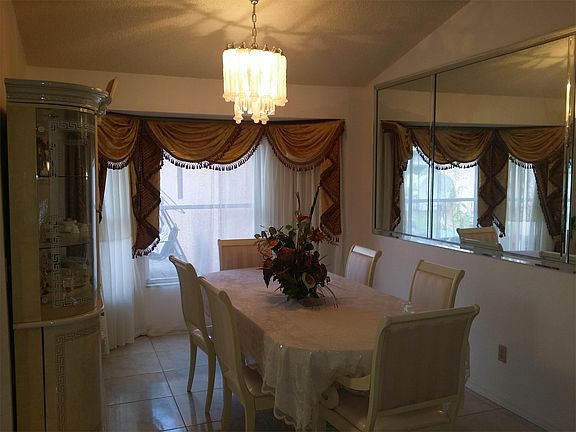3rd image of 2705 Uxbridge Ln