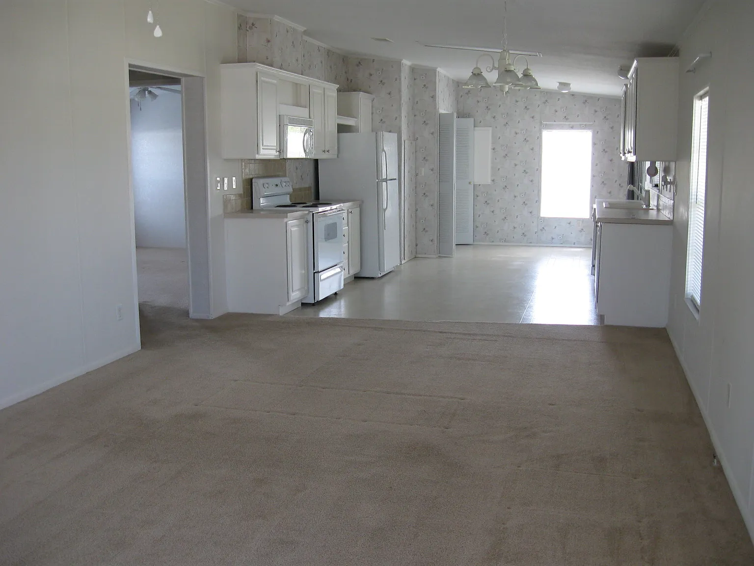 2 bed, 2.0 bath, 1148 sqft, $1,947 — Photo 3