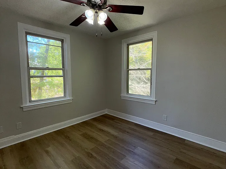 450 Rutherford Ave — Photo 13