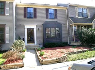 28 Berkeley Ct, Sterling, VA 20165