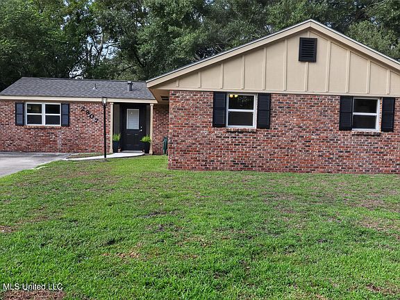 5th image of 2807 Pinewood Dr