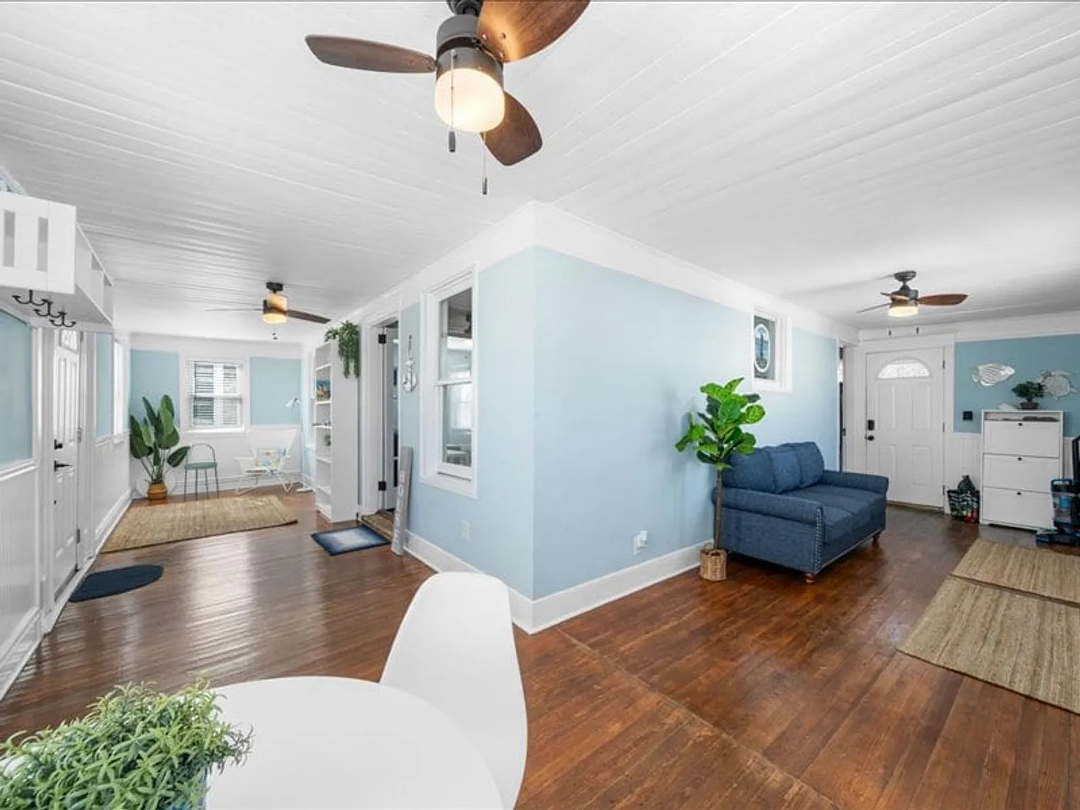4 bed, 2.0 bath, $11,159 — Photo 4
