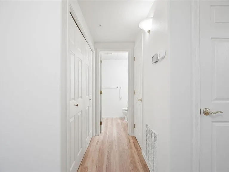 300 Col Point Dr #C-201 — Photo 14