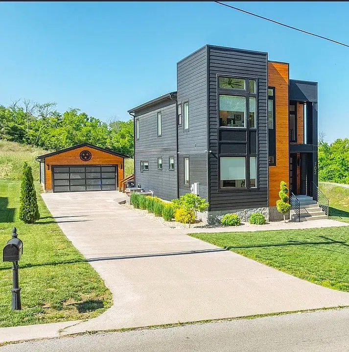 4 bed, 2367 sqft, $3,500 — Photo 1