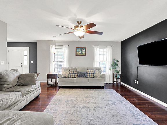 5th image of 843 S Lantern Ln