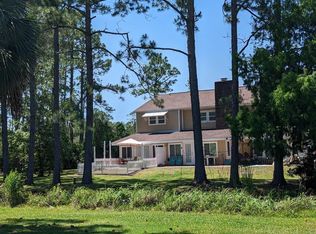 726 Country Club Rd, Port Saint Joe, FL 32456