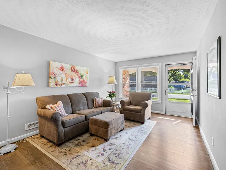 8701 Old Ocean View Rd — Photo 4