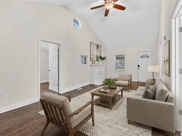 7637 Jefferson St, Kansas City, MO 64114