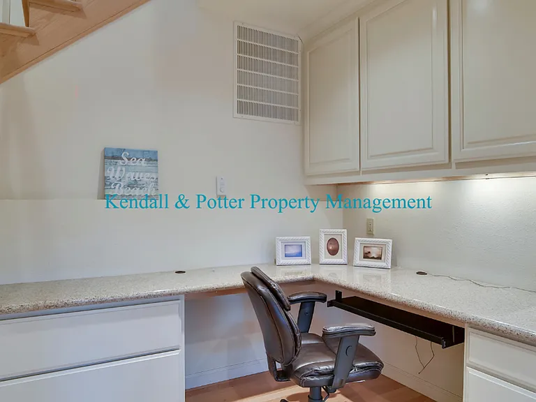 544 Cuesta Dr — Photo 18