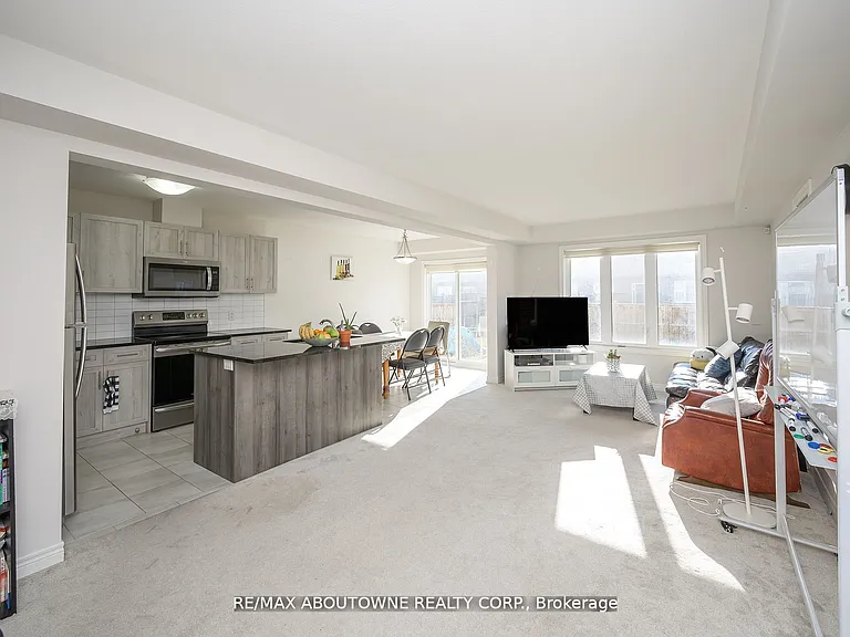 93 Heron St — Photo 5