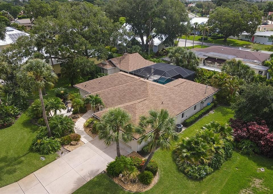 1st image of 615 Poinsettia Dr