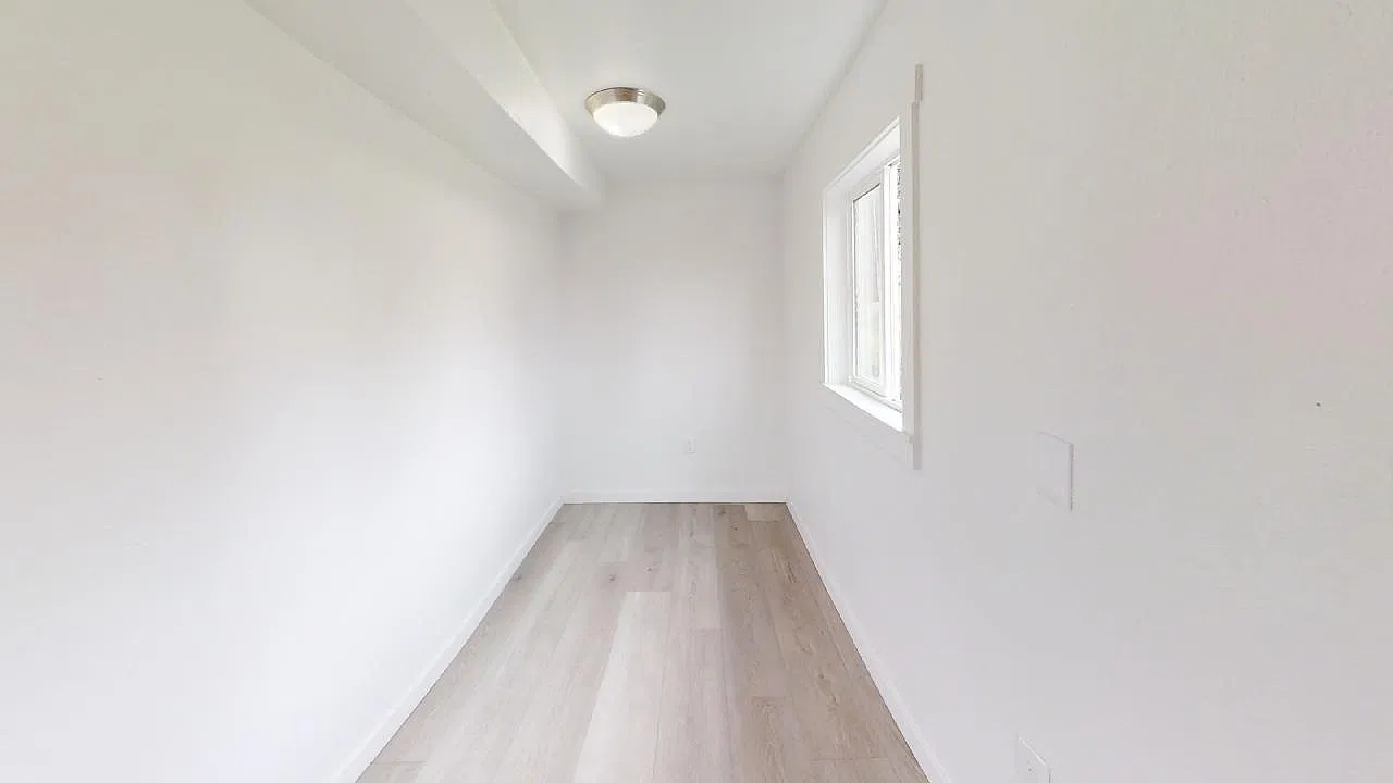 11518 NE Sandy Blvd — Photo 3