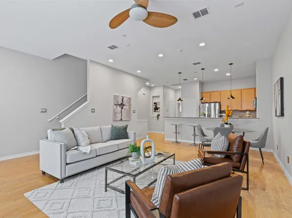 15759 Seabolt Pl #44, Addison, TX 75001