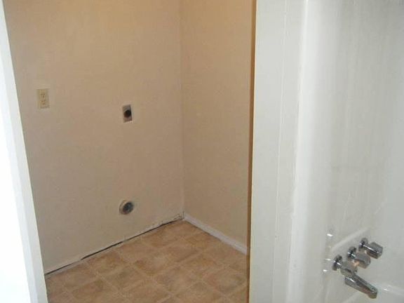 3rd image of 1268 Maryland Dr