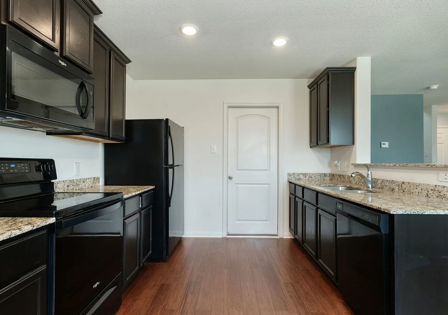 5033 Cressler Ln — Photo 3