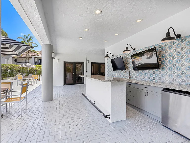 Centro at Davie Apartments — Photo 7